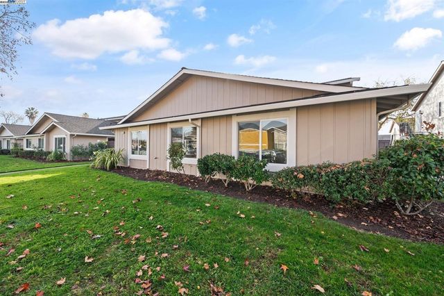 352 San Petra Court 1, Milpitas, CA 95035