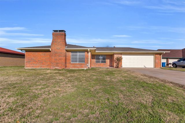 1413 S Benton Street, Corsicana, TX 75110