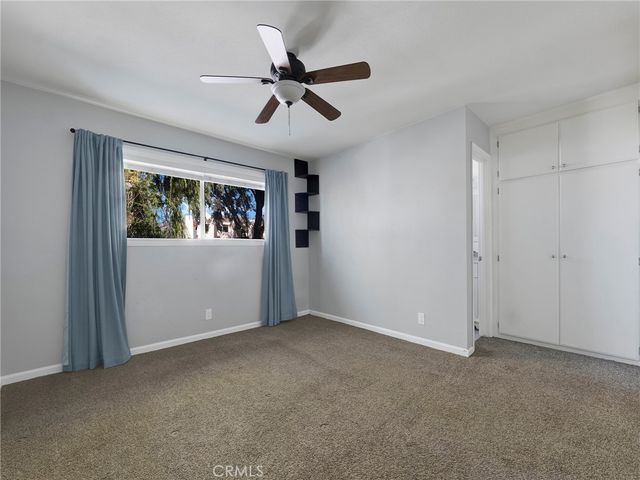 18547 Collins Street B24, Tarzana, CA 91356