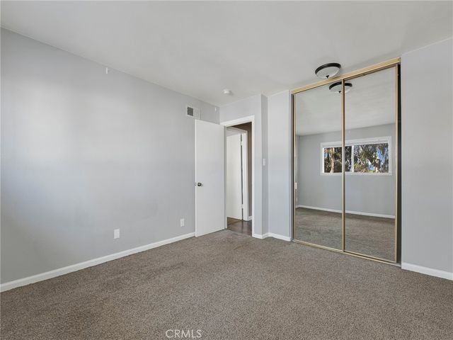 18547 Collins Street B24, Tarzana, CA 91356