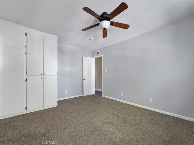 18547 Collins Street B24, Tarzana, CA 91356