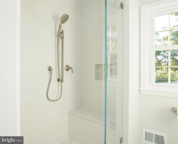 2504 W MEREDITH DR, Vienna, VA 22181
