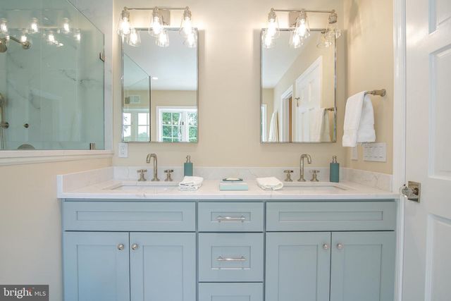2504 W MEREDITH DR, Vienna, VA 22181