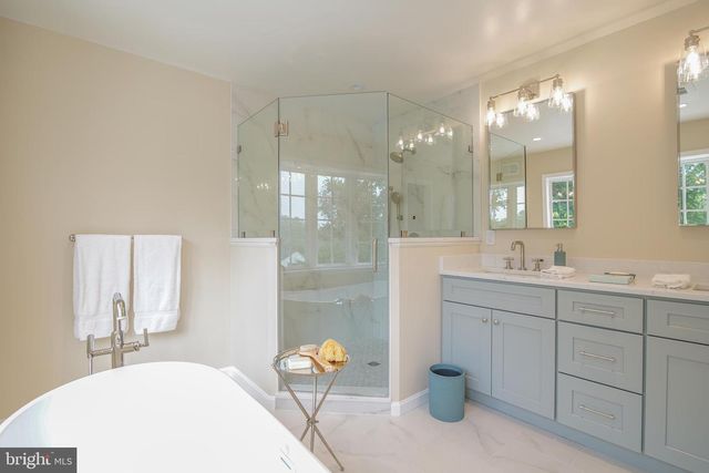 2504 W MEREDITH DR, Vienna, VA 22181