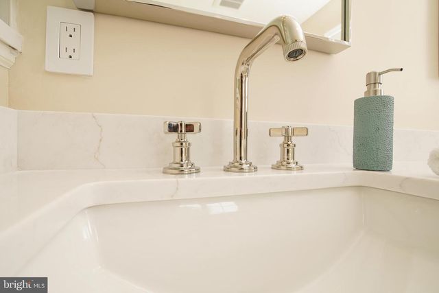 2504 W MEREDITH DR, Vienna, VA 22181