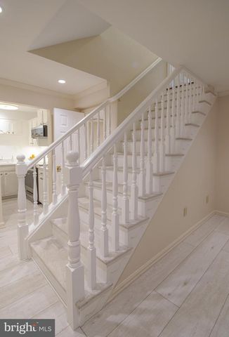 2504 W MEREDITH DR, Vienna, VA 22181