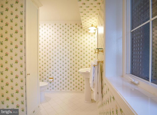 2504 W MEREDITH DR, Vienna, VA 22181