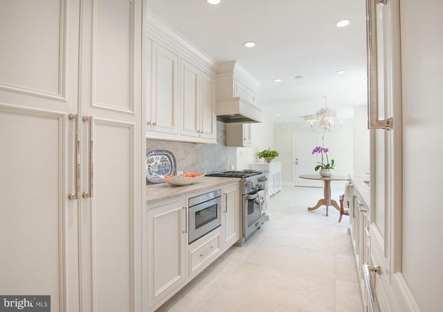 2504 W MEREDITH DR, Vienna, VA 22181