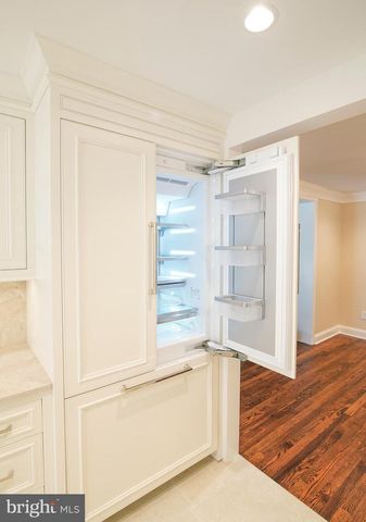 2504 W MEREDITH DR, Vienna, VA 22181