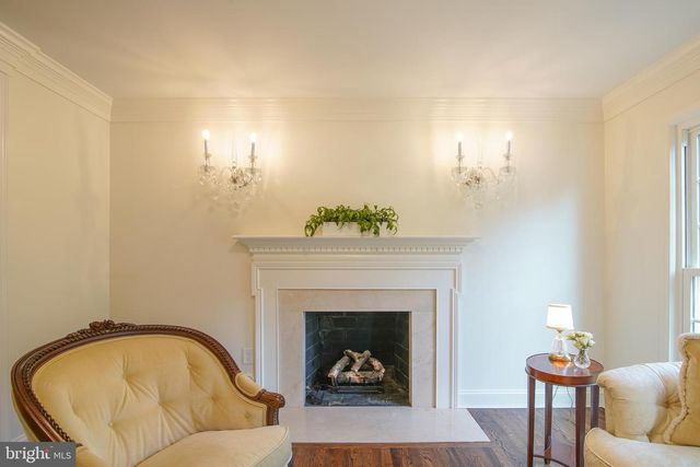 2504 W MEREDITH DR, Vienna, VA 22181