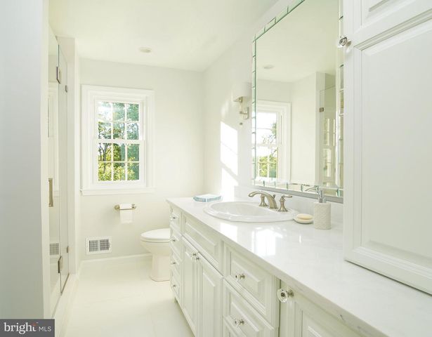 2504 W MEREDITH DR, Vienna, VA 22181