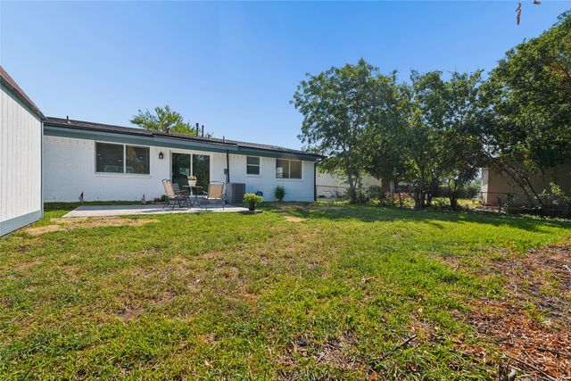 2818 Lowell Drive, Irving, TX 75062