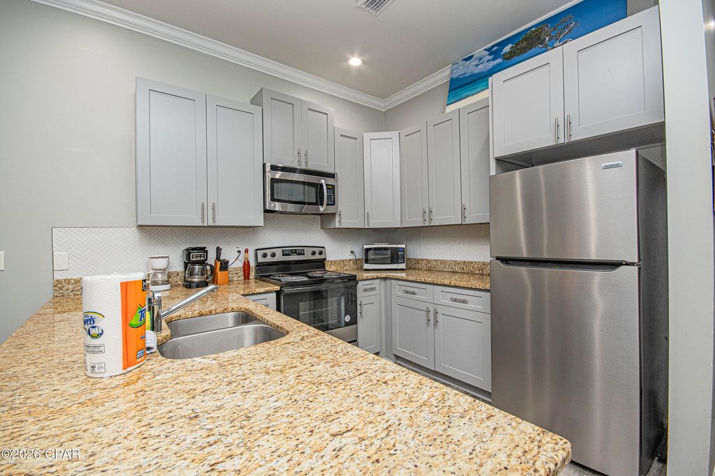 Image 14 of property listing at 17135 Front Beach Road 23, Panama City Beach, FL 32413