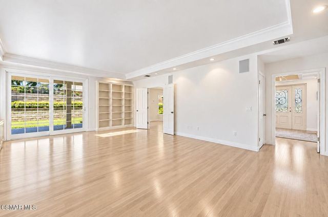 5801 Middle Crest Drive, Agoura Hills, CA 91301