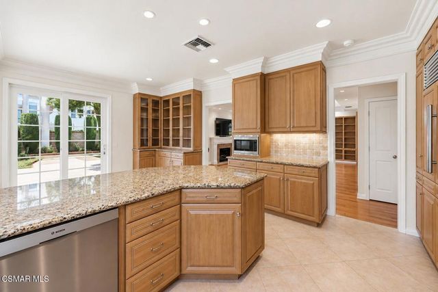5801 Middle Crest Drive, Agoura Hills, CA 91301