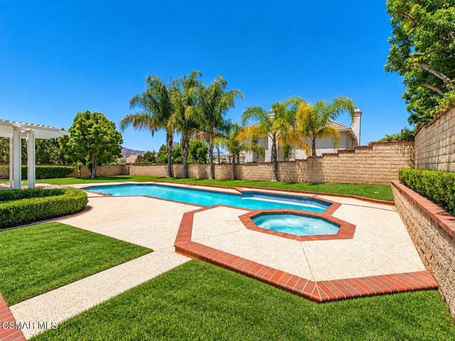 5801 Middle Crest Drive, Agoura Hills, CA 91301
