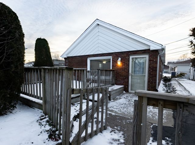 9170 Crescent Court, Oak Lawn, IL 60453