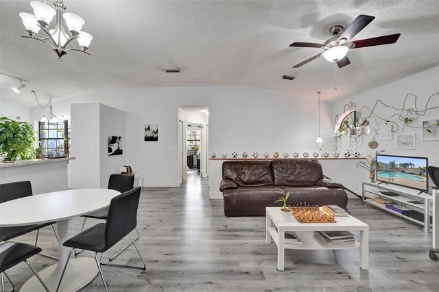 11970 NW 11th Street 11970, Pembroke Pines, FL 33026