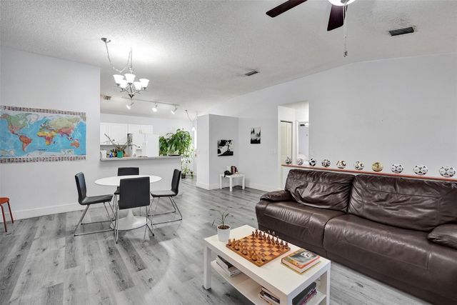 11970 NW 11th Street 11970, Pembroke Pines, FL 33026