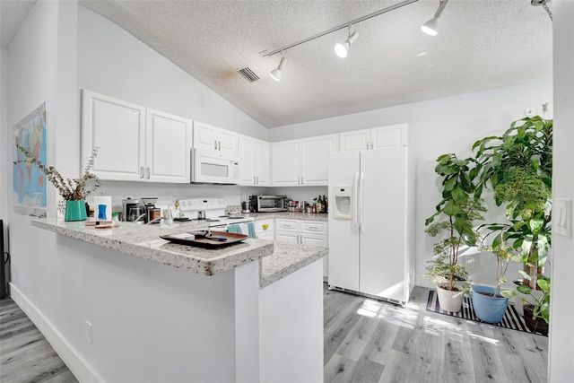 11970 NW 11th Street 11970, Pembroke Pines, FL 33026