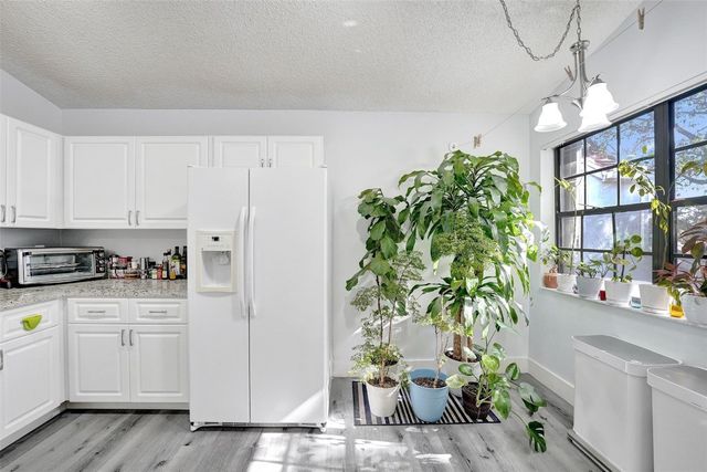 11970 NW 11th Street 11970, Pembroke Pines, FL 33026