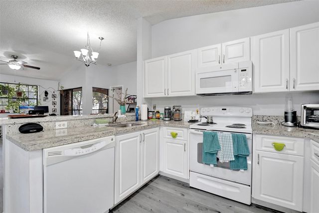 11970 NW 11th Street 11970, Pembroke Pines, FL 33026