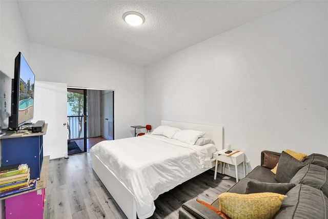 11970 NW 11th Street 11970, Pembroke Pines, FL 33026