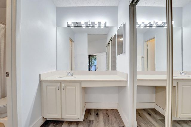 11970 NW 11th Street 11970, Pembroke Pines, FL 33026