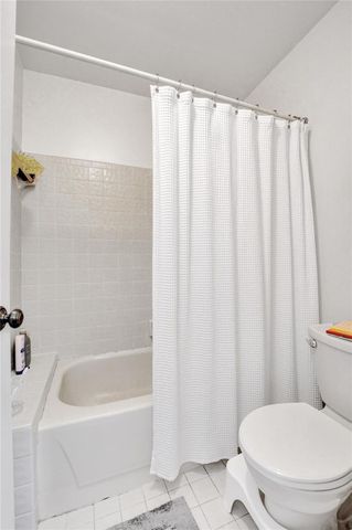 11970 NW 11th Street 11970, Pembroke Pines, FL 33026