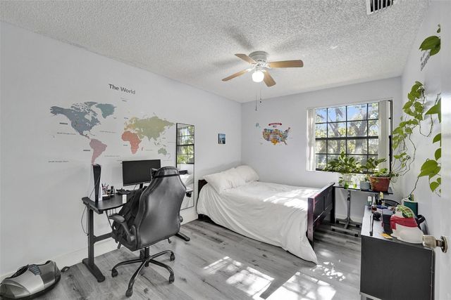 11970 NW 11th Street 11970, Pembroke Pines, FL 33026