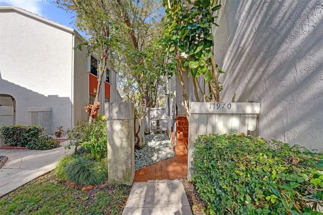 11970 NW 11th Street 11970, Pembroke Pines, FL 33026