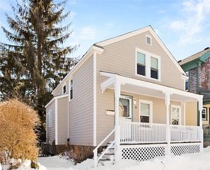 1 Conrad Court, Newport, RI 02840