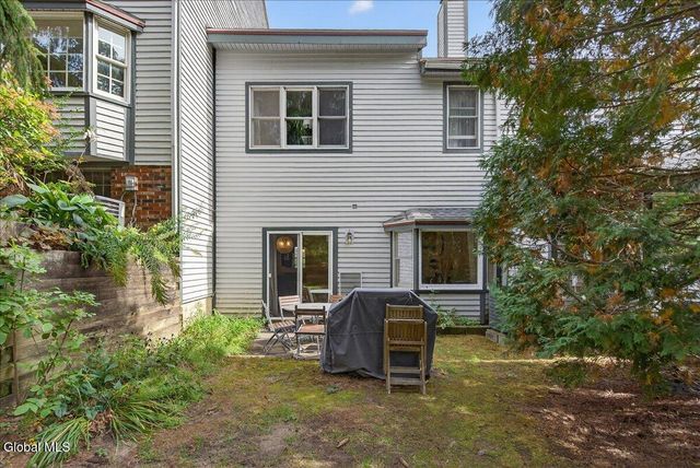 22 Lakeview Road, Saratoga Springs, NY 12866