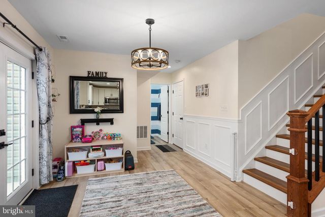 26 CHESTERFIELD RD, New Oxford, PA 17350