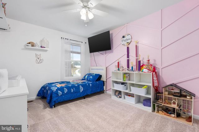 26 CHESTERFIELD RD, New Oxford, PA 17350