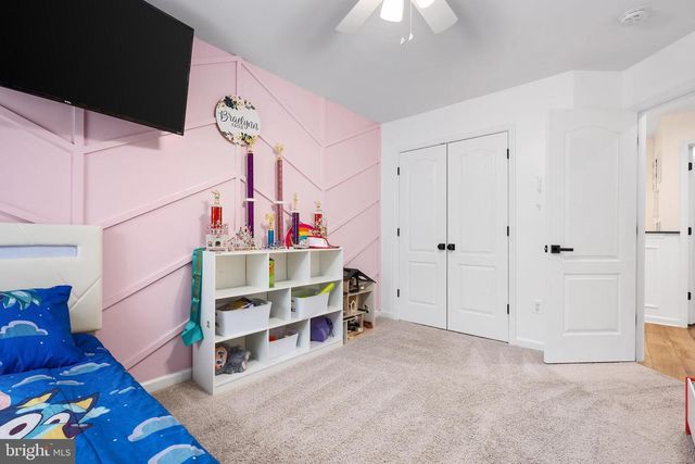 26 CHESTERFIELD RD, New Oxford, PA 17350