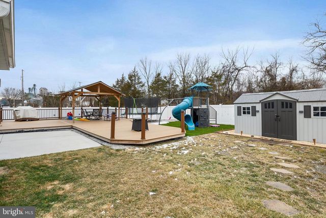 26 CHESTERFIELD RD, New Oxford, PA 17350