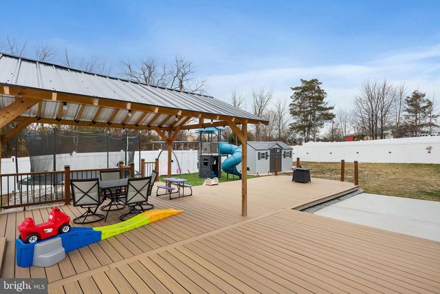 26 CHESTERFIELD RD, New Oxford, PA 17350