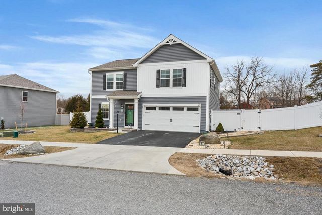 26 CHESTERFIELD RD, New Oxford, PA 17350