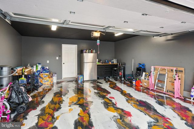 26 CHESTERFIELD RD, New Oxford, PA 17350