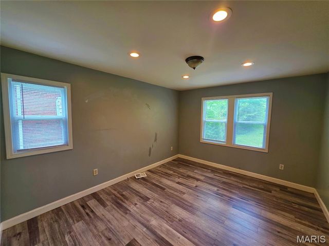 6343 Sherry Avenue, St Louis, MO 63136