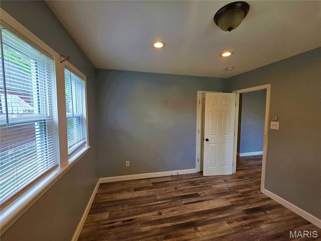 6343 Sherry Avenue, St Louis, MO 63136
