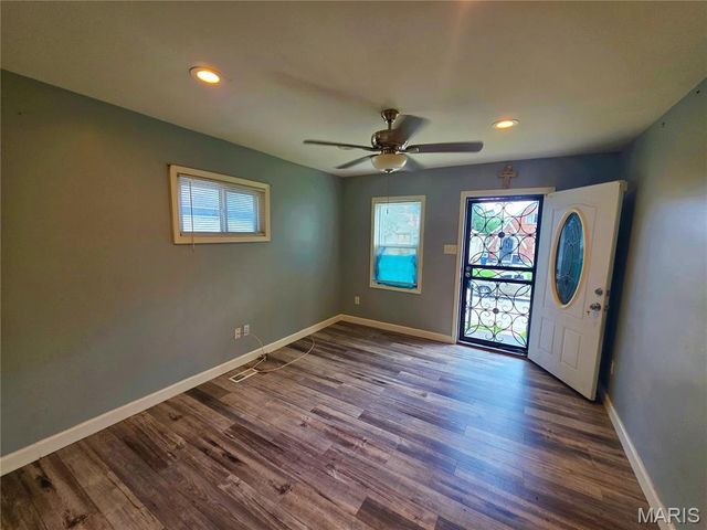 6343 Sherry Avenue, St Louis, MO 63136