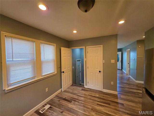 6343 Sherry Avenue, St Louis, MO 63136