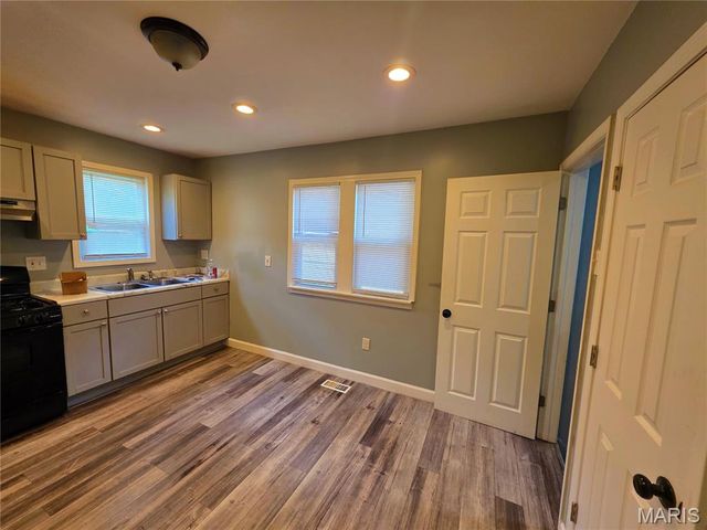 6343 Sherry Avenue, St Louis, MO 63136