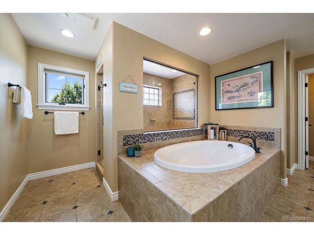 9261 Blue Spruce Ln, Niwot, CO 80503