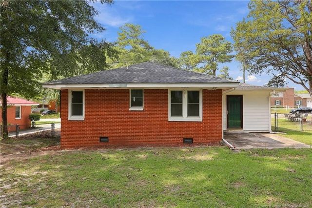 2072 Seneca Drive, Fayetteville, NC 28301