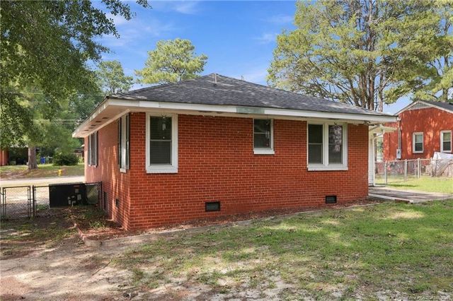 2072 Seneca Drive, Fayetteville, NC 28301