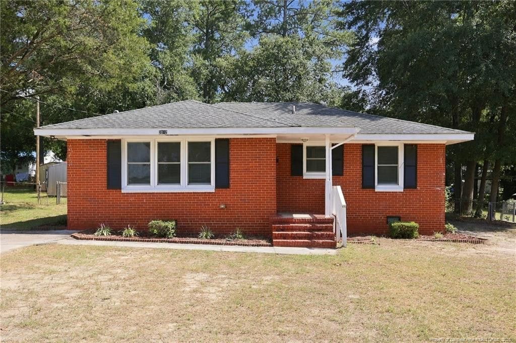 2072 Seneca Drive, Fayetteville, NC 28301