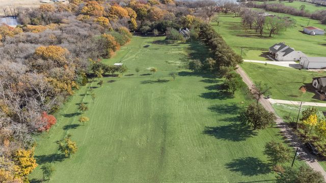 617 Cold Springs Road, Van Alstyne, TX 75495